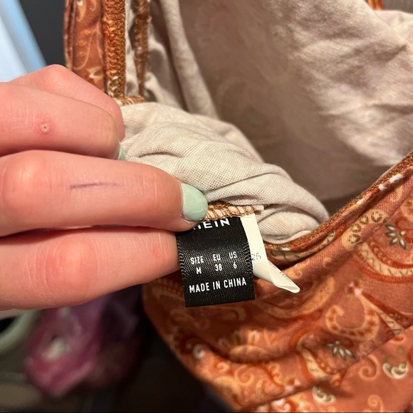 Patterned halter dress - Picture 2 of 4